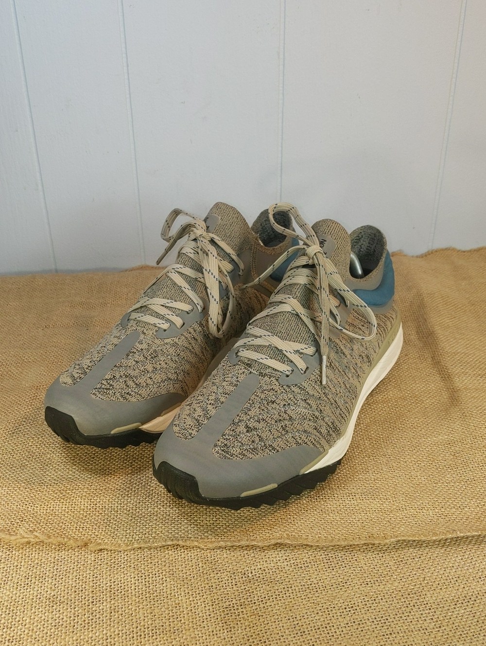 The North Face VECTIV Escape Knit Men's Hiking Shoes Sz 10, Grey/Blue/White